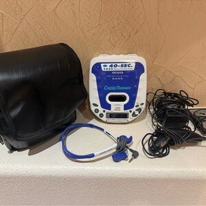 Aiwa Cross Trainer CD Player with Accessories